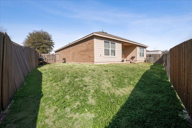 125 Dodge City Court, Newark, TX 76071