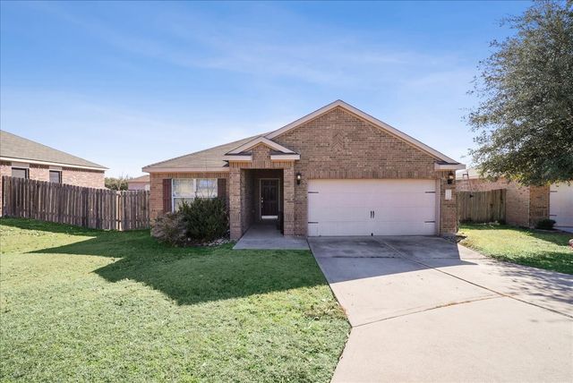 125 Dodge City Court, Newark, TX 76071