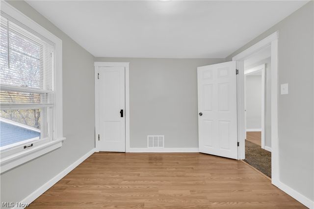 485 E Archwood Avenue, Akron, OH 44301