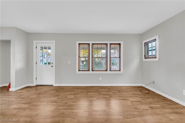485 E Archwood Avenue, Akron, OH 44301