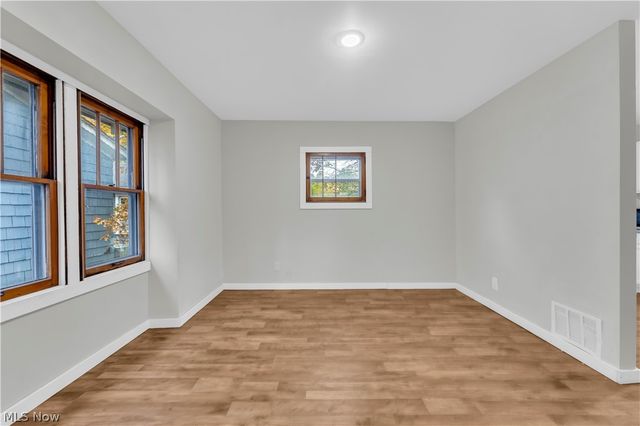 485 E Archwood Avenue, Akron, OH 44301
