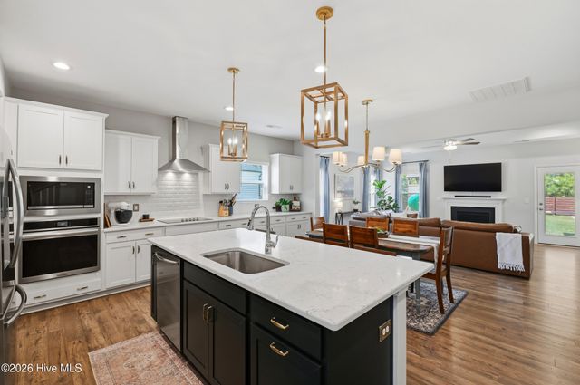 221 E Red Head Circle, Sneads Ferry, NC 28460