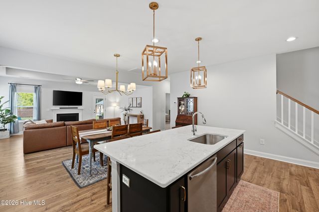 221 E Red Head Circle, Sneads Ferry, NC 28460