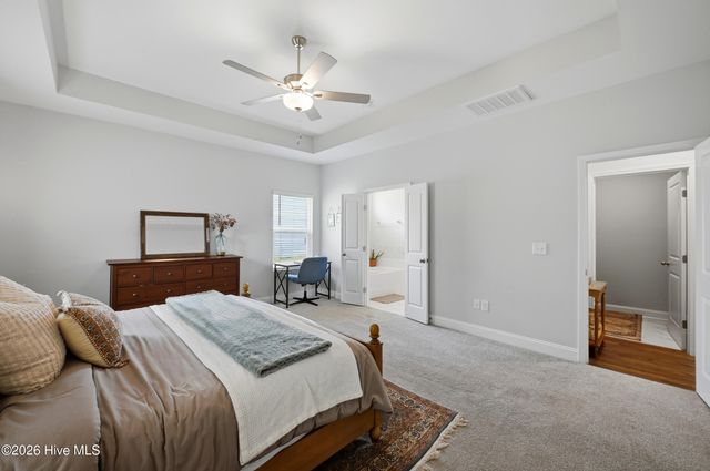 221 E Red Head Circle, Sneads Ferry, NC 28460