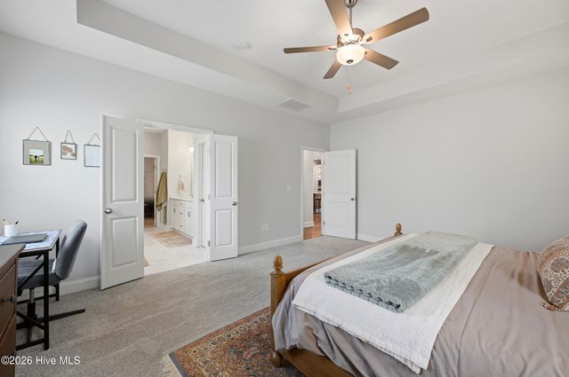 221 E Red Head Circle, Sneads Ferry, NC 28460