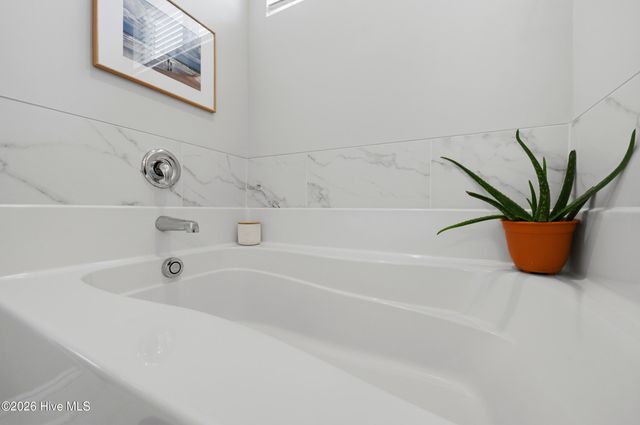 221 E Red Head Circle, Sneads Ferry, NC 28460