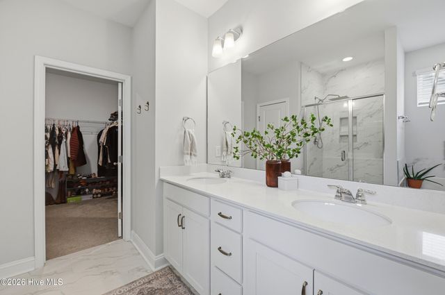 221 E Red Head Circle, Sneads Ferry, NC 28460