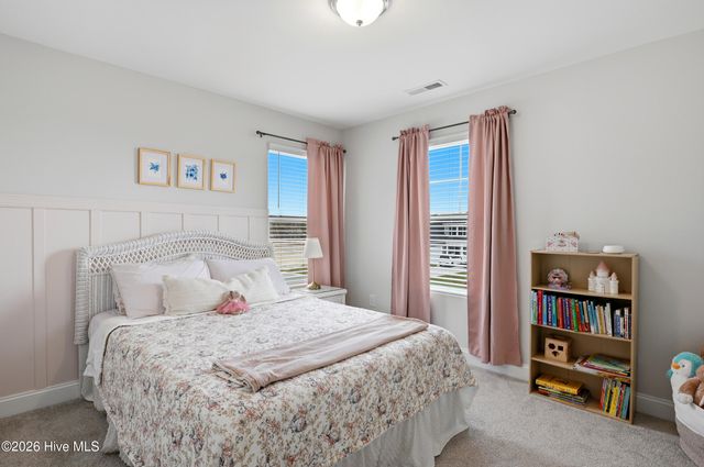 221 E Red Head Circle, Sneads Ferry, NC 28460