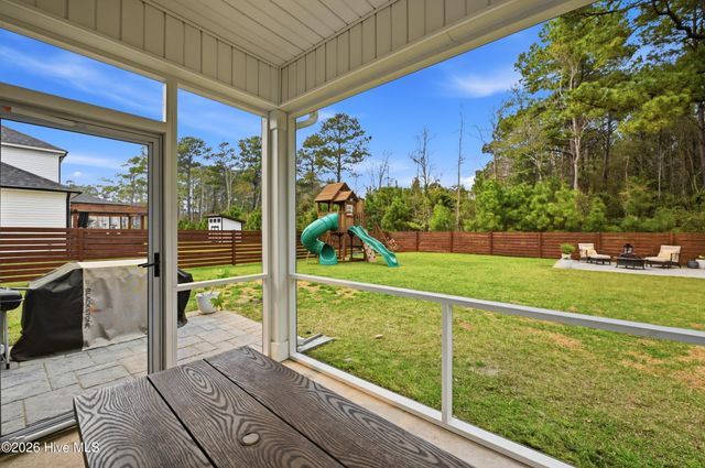 221 E Red Head Circle, Sneads Ferry, NC 28460