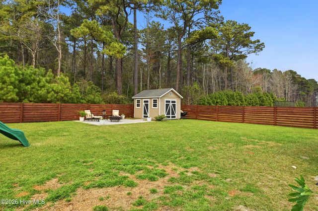 221 E Red Head Circle, Sneads Ferry, NC 28460