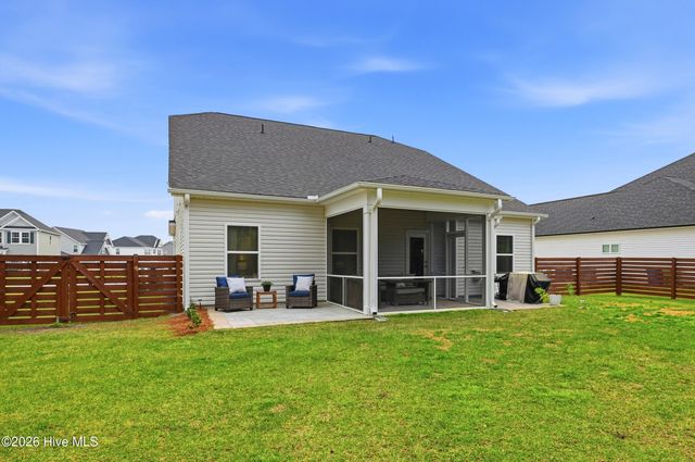 221 E Red Head Circle, Sneads Ferry, NC 28460