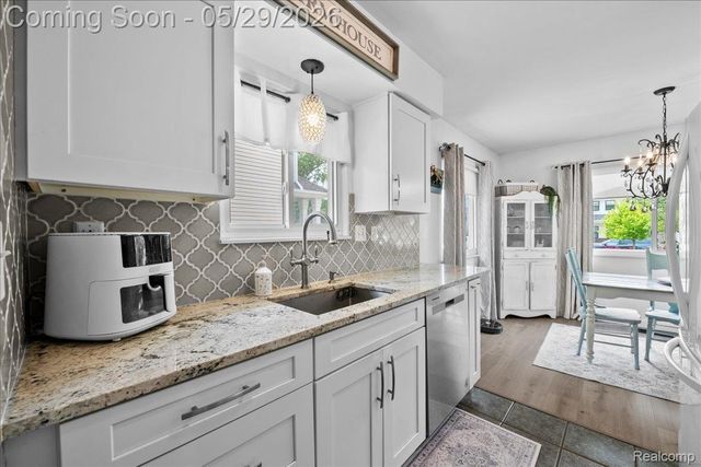 2393 Beverly Boulevard, Berkley, MI 48072