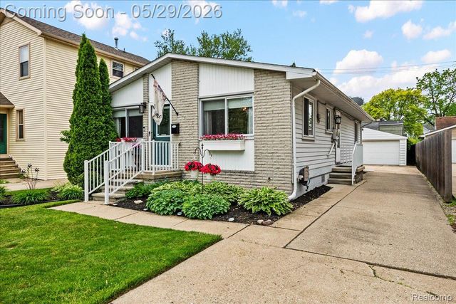 2393 Beverly Boulevard, Berkley, MI 48072
