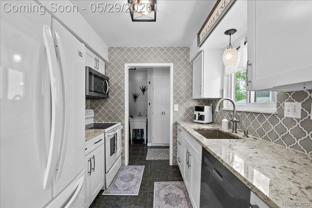 2393 Beverly Boulevard, Berkley, MI 48072