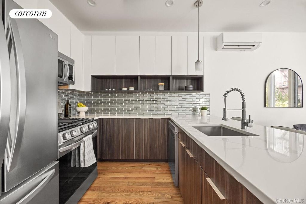 247 Mount Hope Place 3, Bronx, NY 10457 — photo 2