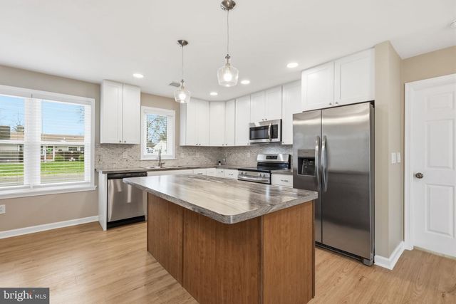 68 TAPERED OAK LN, Levittown, PA 19054