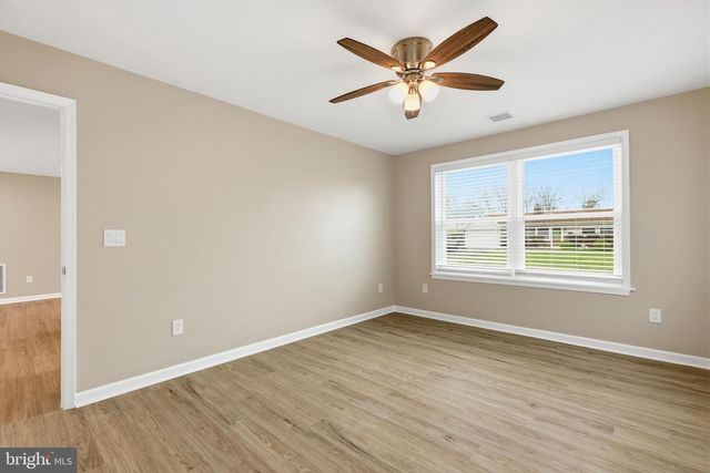 68 TAPERED OAK LN, Levittown, PA 19054