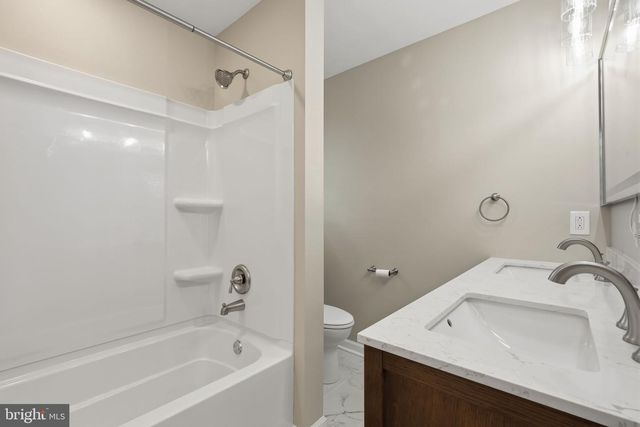68 TAPERED OAK LN, Levittown, PA 19054