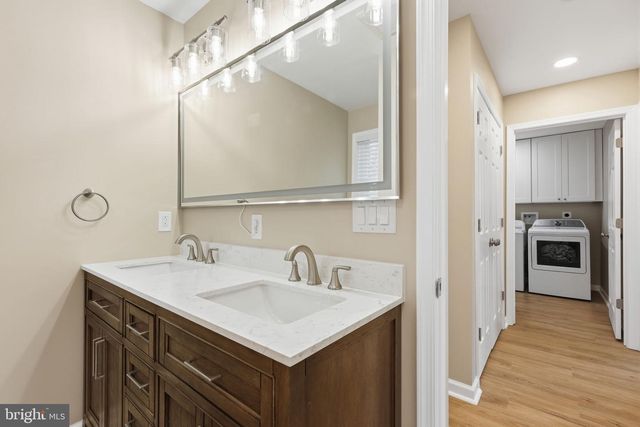 68 TAPERED OAK LN, Levittown, PA 19054