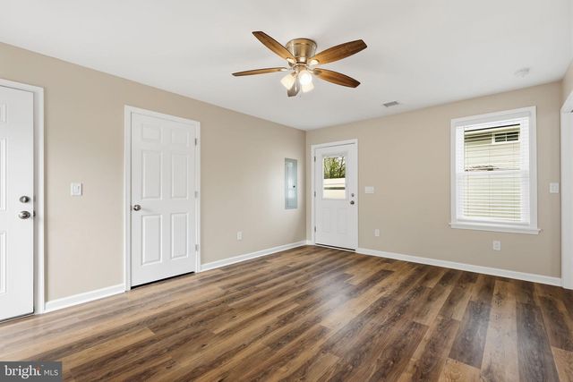 68 TAPERED OAK LN, Levittown, PA 19054