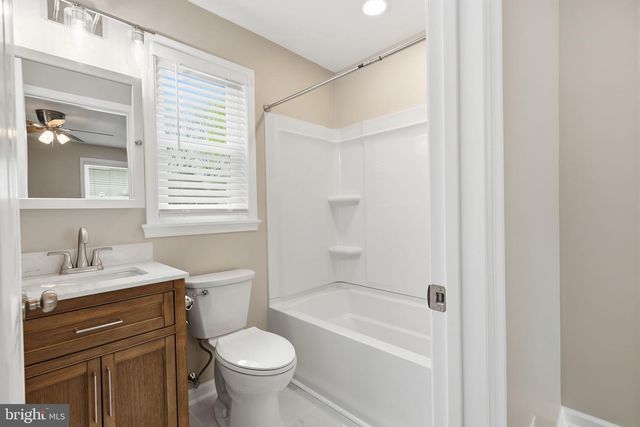 68 TAPERED OAK LN, Levittown, PA 19054