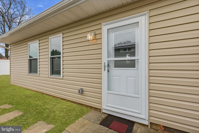 68 TAPERED OAK LN, Levittown, PA 19054