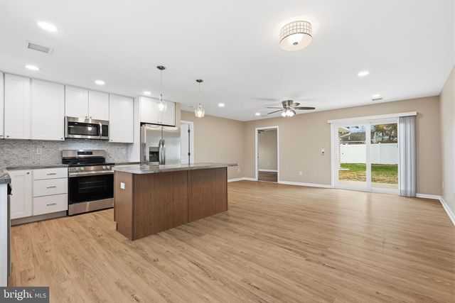 68 TAPERED OAK LN, Levittown, PA 19054