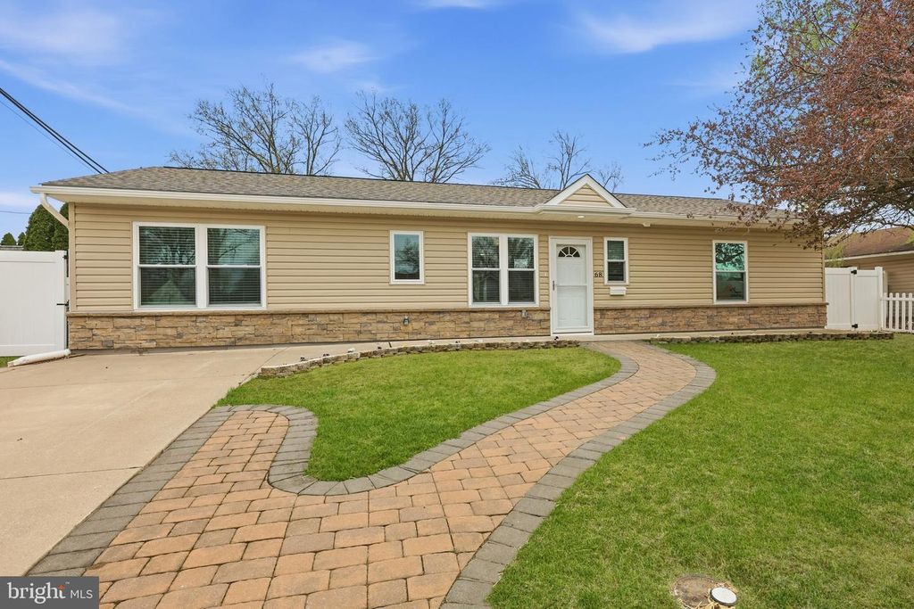 68 TAPERED OAK LN, Levittown, PA 19054