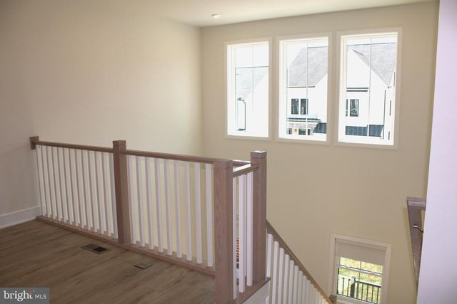 41887 NIGHT NURSE CIR, Ashburn, VA 20148