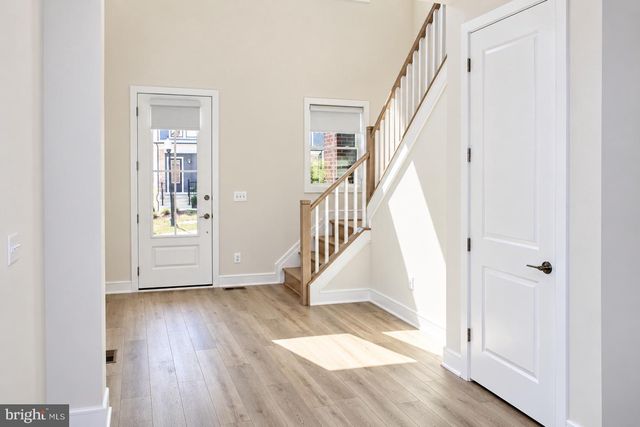 41887 NIGHT NURSE CIR, Ashburn, VA 20148