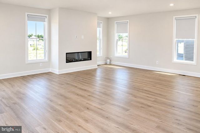 41887 NIGHT NURSE CIR, Ashburn, VA 20148