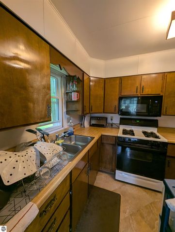 549 Detroit Street, Au Gres, MI 48703