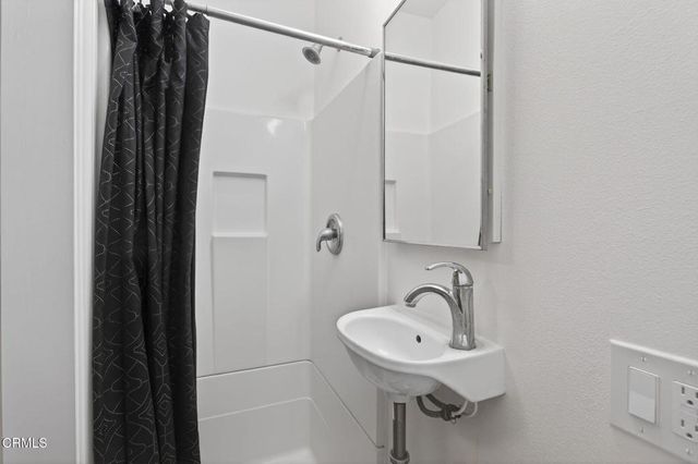 417 N 8th Street, Santa Paula, CA 93060