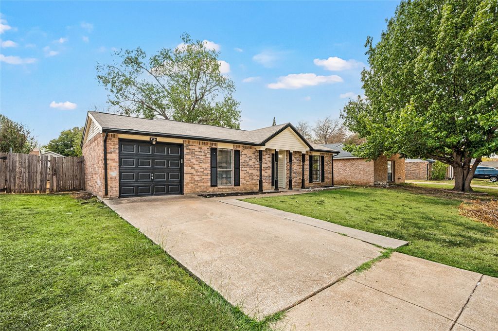 4744 China Rose Drive, Fort Worth, TX 76137 — photo 2
