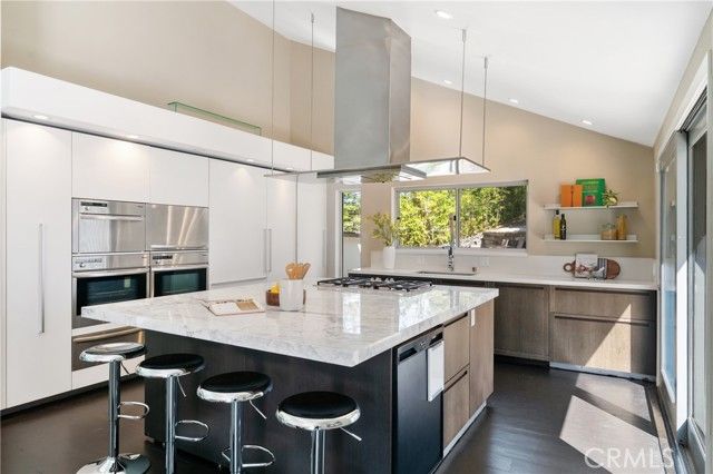 9653 Oak Pass, Beverly Hills, CA 90210