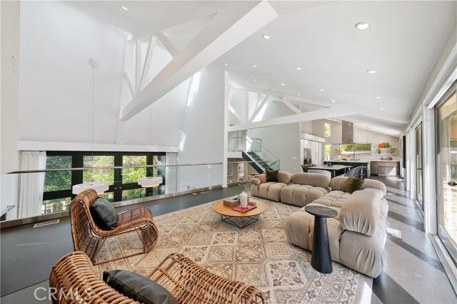 9653 Oak Pass, Beverly Hills, CA 90210