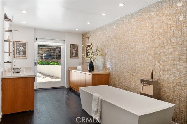 9653 Oak Pass, Beverly Hills, CA 90210