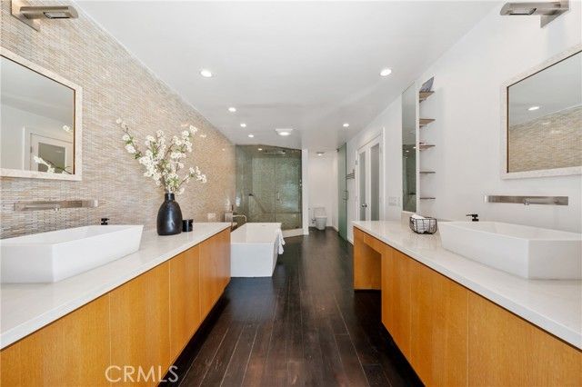 9653 Oak Pass, Beverly Hills, CA 90210