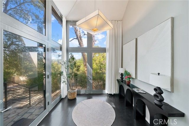 9653 Oak Pass, Beverly Hills, CA 90210