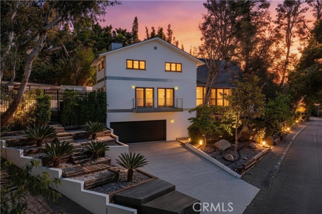 9653 Oak Pass, Beverly Hills, CA 90210