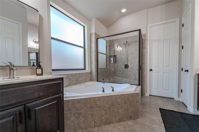 121 E Adelanta PL, Round Rock, TX 78681