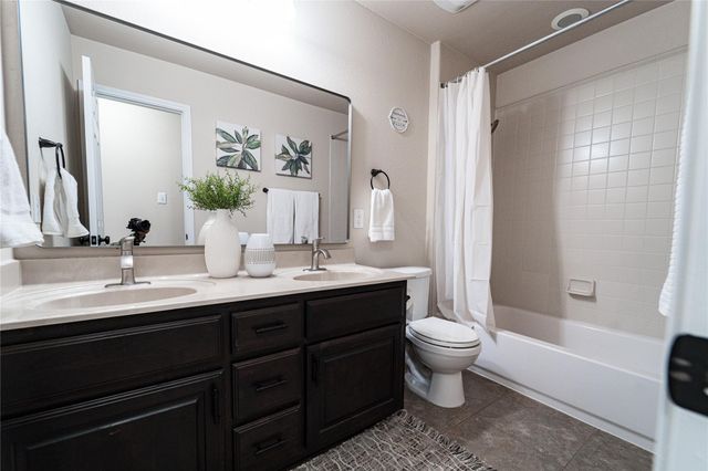 121 E Adelanta PL, Round Rock, TX 78681