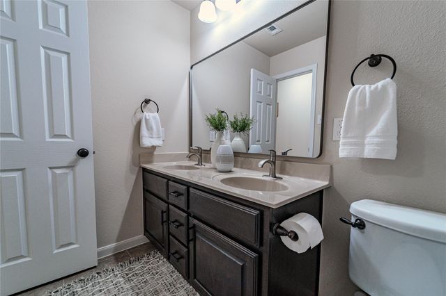 121 E Adelanta PL, Round Rock, TX 78681
