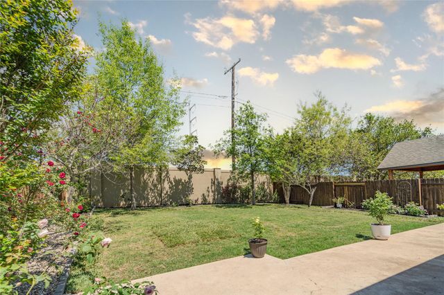 121 E Adelanta PL, Round Rock, TX 78681