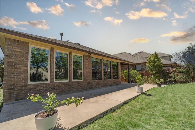 121 E Adelanta PL, Round Rock, TX 78681