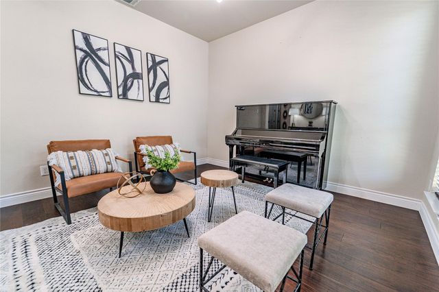 121 E Adelanta PL, Round Rock, TX 78681