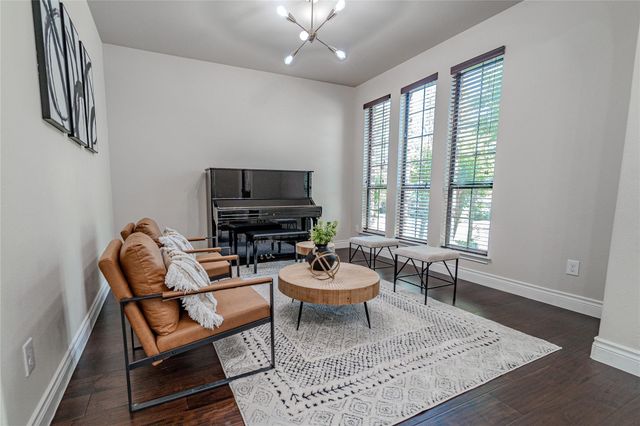 121 E Adelanta PL, Round Rock, TX 78681