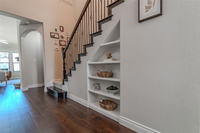 121 E Adelanta PL, Round Rock, TX 78681