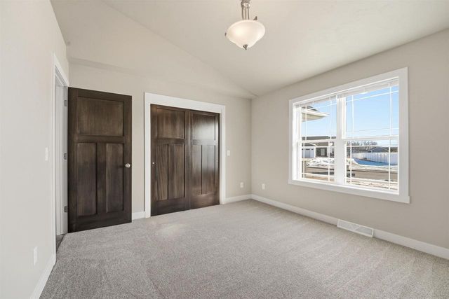 5701 N ACADIA DRIVE, Appleton, WI 54913