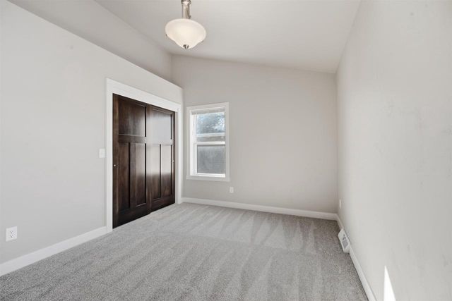 5701 N ACADIA DRIVE, Appleton, WI 54913